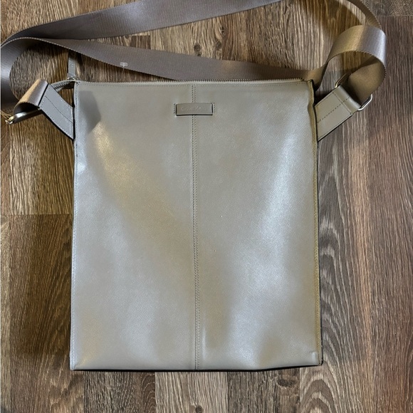Calvin Klein Gray Leather Crossbody Bag - Picture 2 of 5